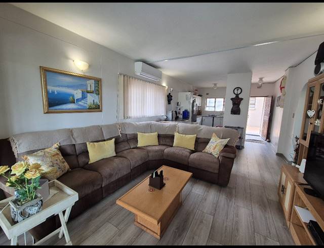 2 BEDROOM SECTIONAL TITLE FOR SALE IN MANABA BEACH